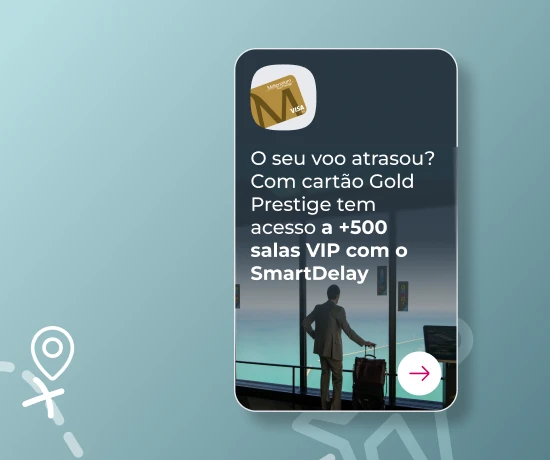 Passageiro com mala de cabine observa a pista de um aeroporto, acompanhado da mensagem sobre o acesso a mais de 500 salas VIP com cartão Gold Prestige e o serviço SmartDelay