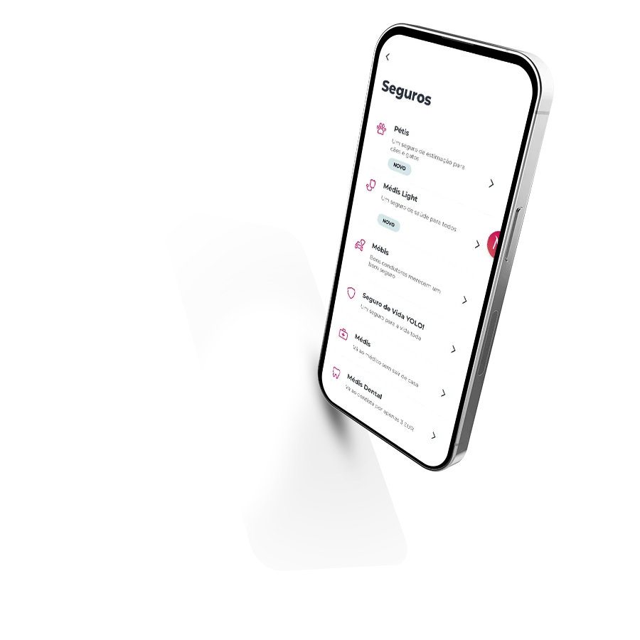 Um telemóvel a mostrar o ecrã com a listagem de seguros disponíveis na App Millennium