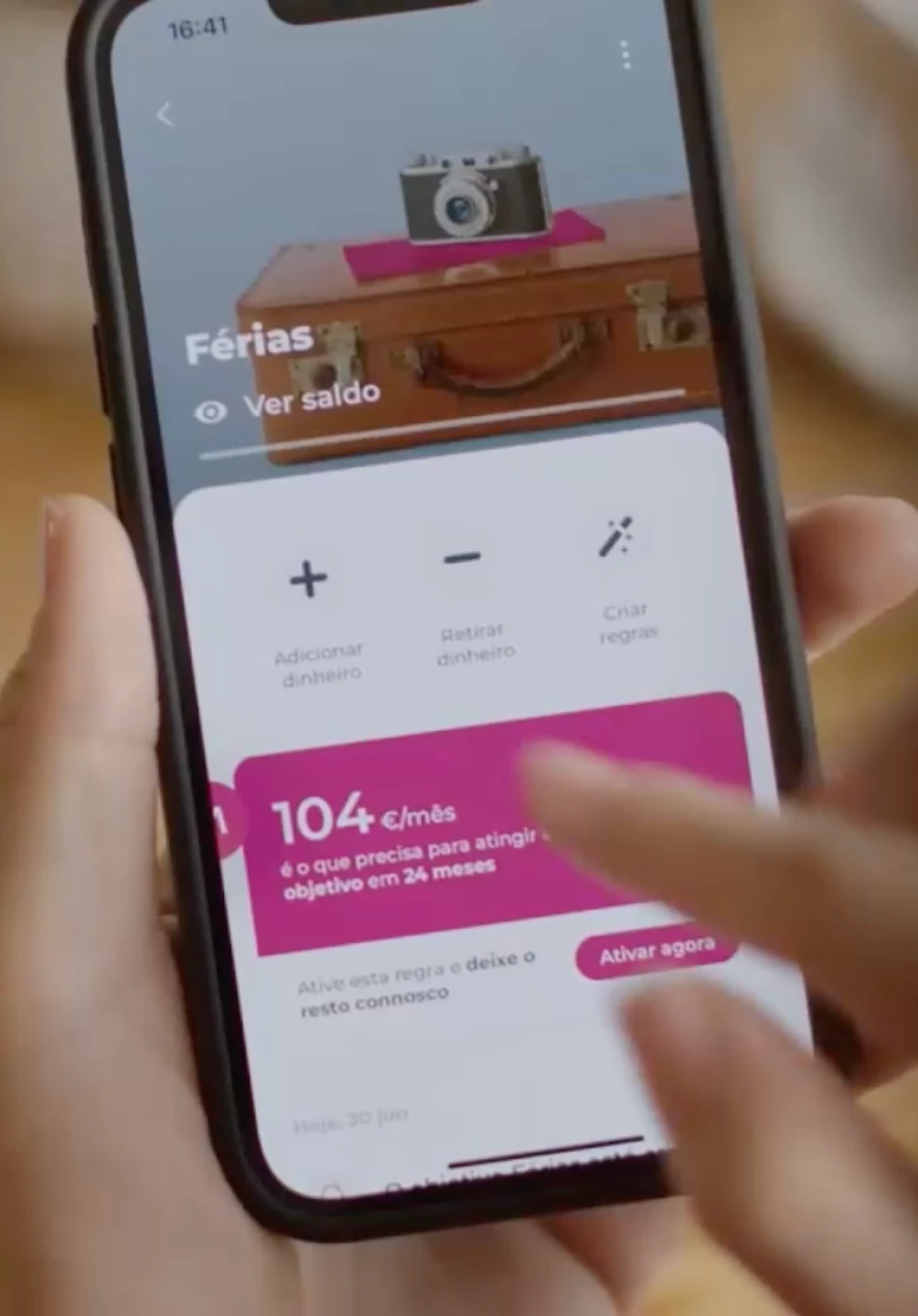 Ecrã da App Millennium na área Apparte onde foi criado o mealheiro "Férias"