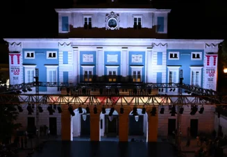 Largo de São Carlos com sistema de som e luzes