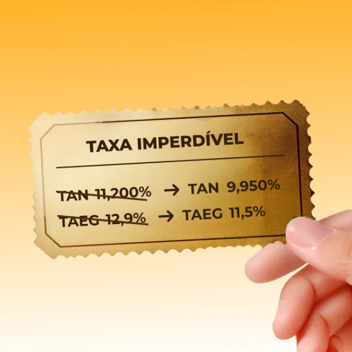 mão a segurar cartão que diz "Taxa Imperdível"