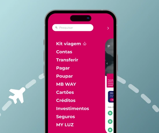 Telemóvel com o menu da App Millennium aberto