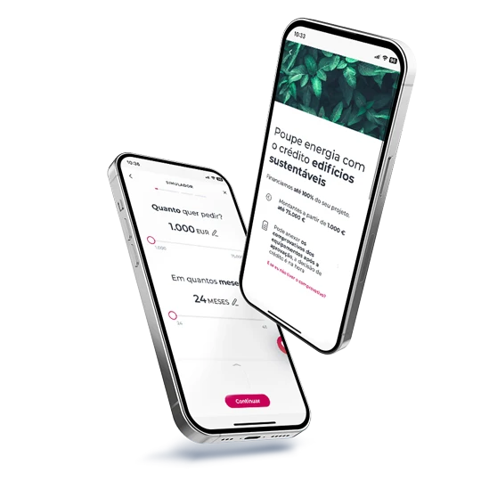 Dois telemóveis com ecrãs da App Millennium sobre o Crédito Edifícios Sustentáveis