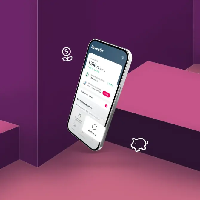 Smartphone com ecrã da App Millennium "Investir", mostrando saldo e um card de produto Reforma