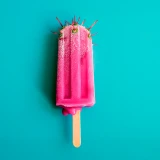 Gelado cor de rosa com picos