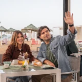 Casal numa esplanada