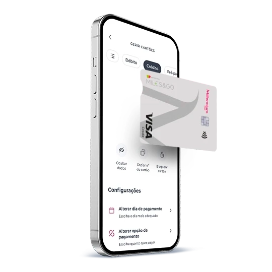 telemóvel com ecrã da App Millennium e cartão TAP Classic em cima
