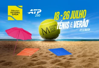 bola de ténis gigante, na praia