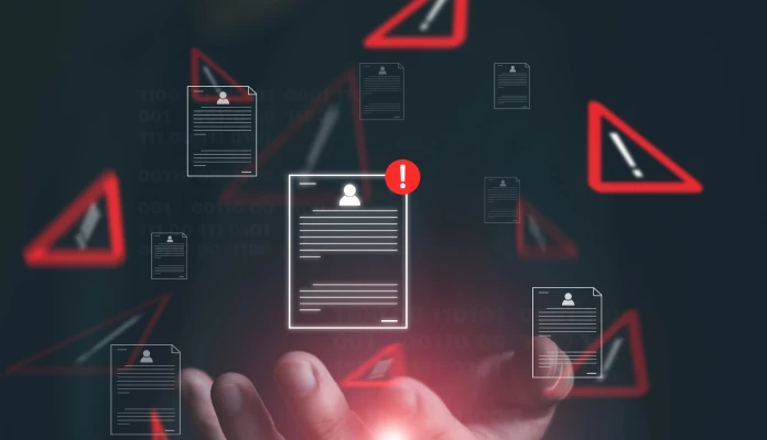 mão com palma para cima, com ilustrações de pop-ups e sinais de alerta