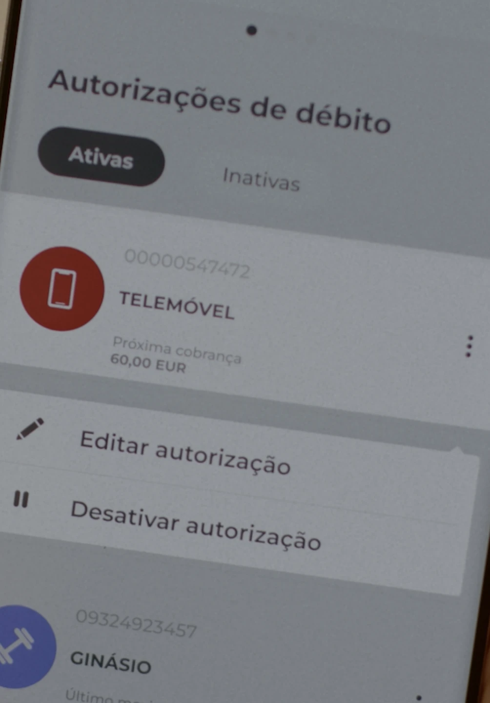 Ecrã da App Millennium com as autorizações de débitos diretos ativas