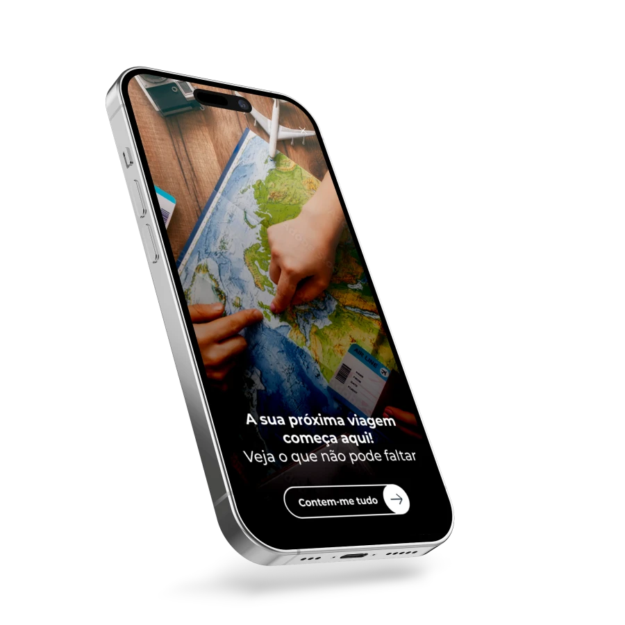 Ecrã da App Millennium no telemóvel, funcionalidade Kit Viagem com imagem de mãos sobre mapa e botão 'Contem-me tudo'.