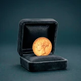 Guarda joias com libra de ouro no interior