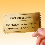 mão a segurar cartão que diz "Taxa Imperdível"